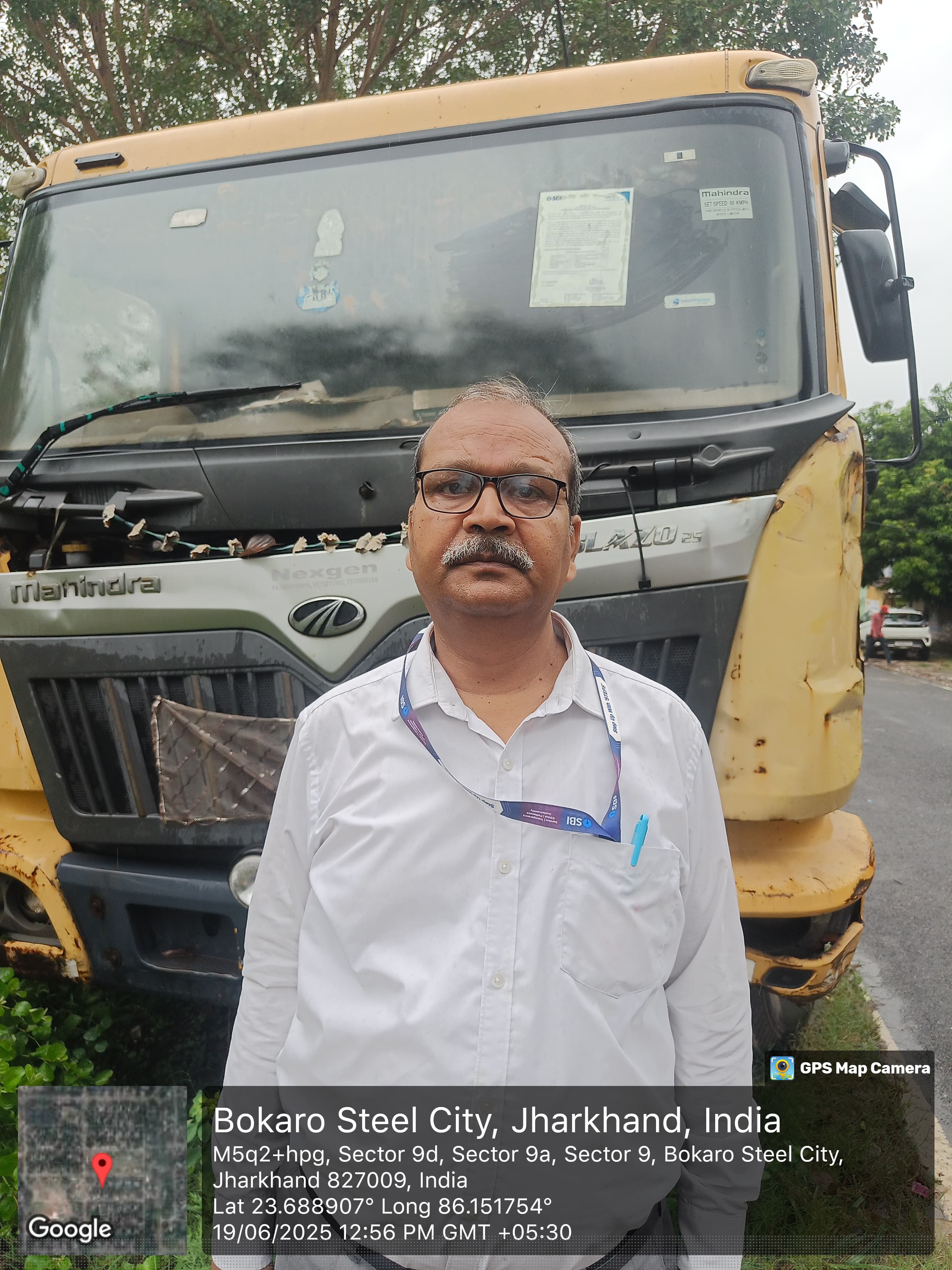 Mahindra Goods Carrier Vehicle (MTB BLAZO256E1B4 4250 D) for Sale in Bokaro, Bokaro Steel City image 2 of 3 in Bokaro Steel City, Bokaro | State Bank of India auction property
