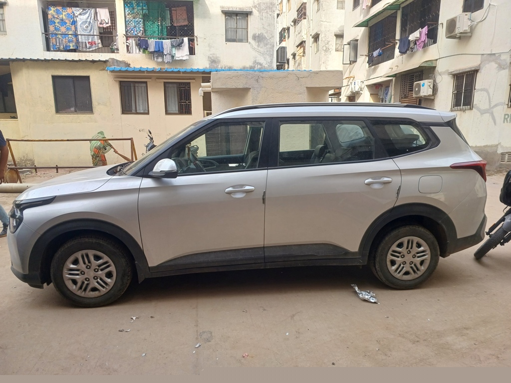 Vehicle Car Kia Carens for Sale in AHMEDABAD GUJRAT, Ahmedabad