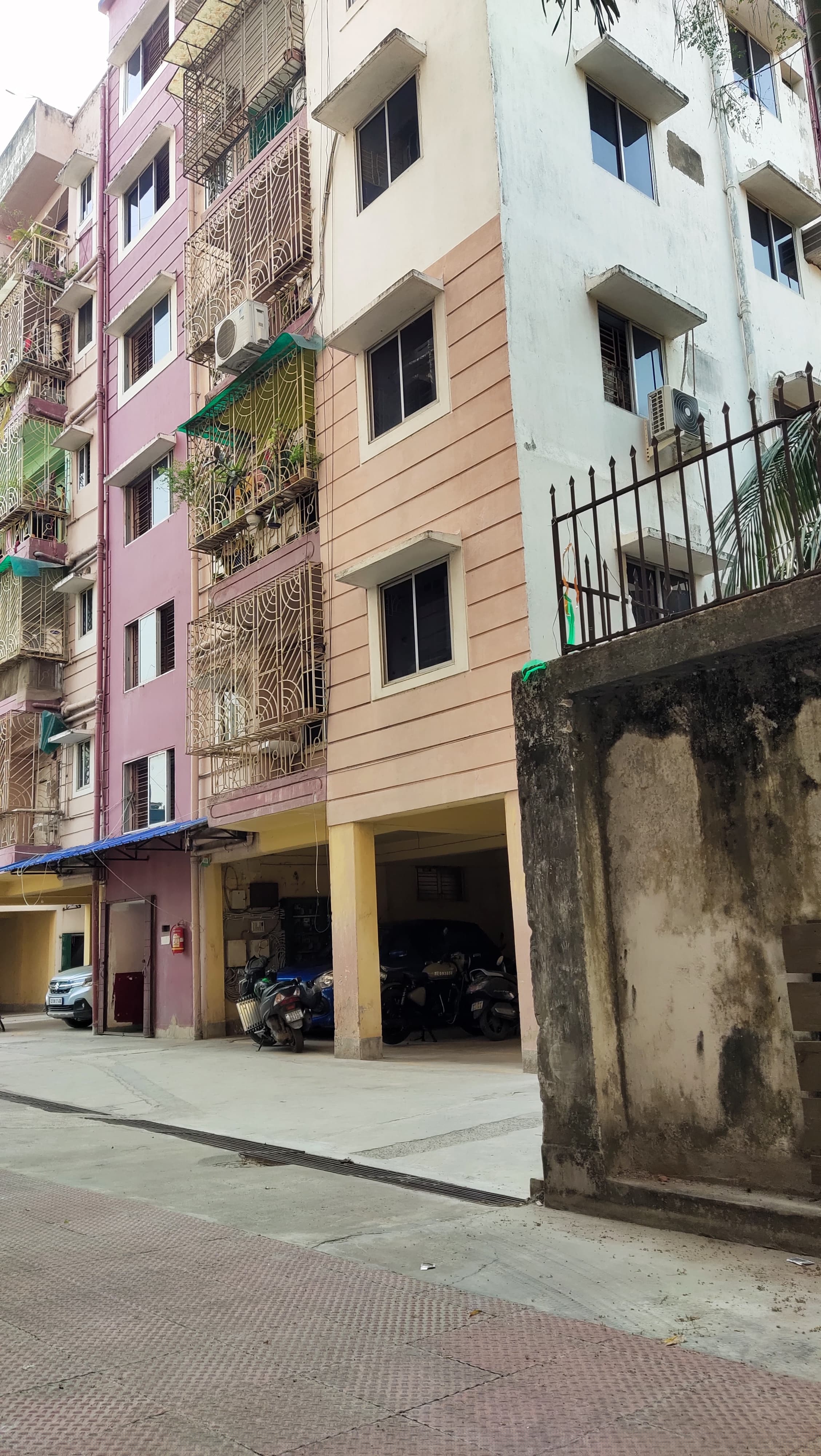 Flat for Sale in Kolkata image 2 of 9 in Kolkata, Kolkata | Central Bank of India auction property