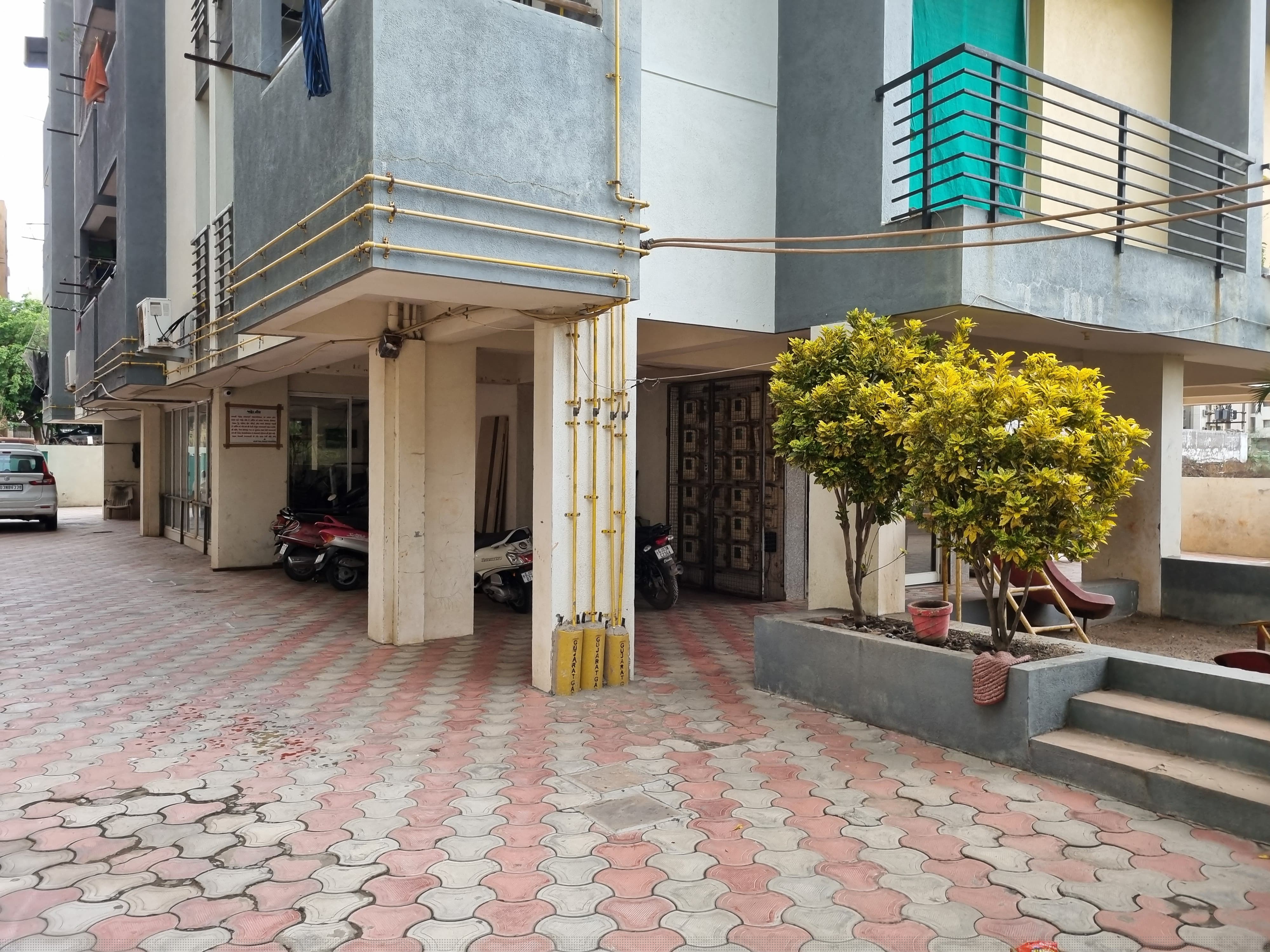1 BHK Flat for Sale in Anjali Palace, Rajkot, Rajkot image 2 of 8 in Rajkot, Rajkot | State Bank of India auction property