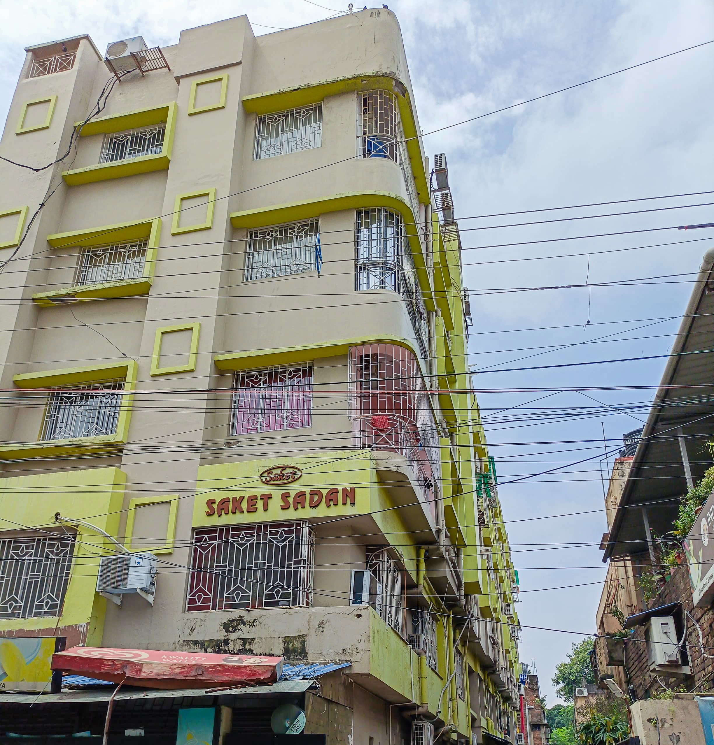 2 BHK Flat for Sale in SAKET SADAN, Roy Bahadur Road, Kolkata