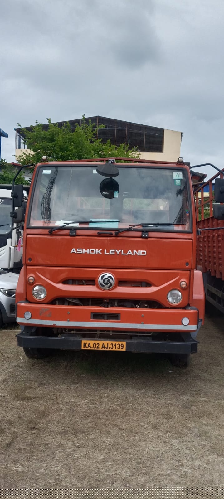 VEHICLE FOR AUCTION for Sale in HULGUR, Haveri