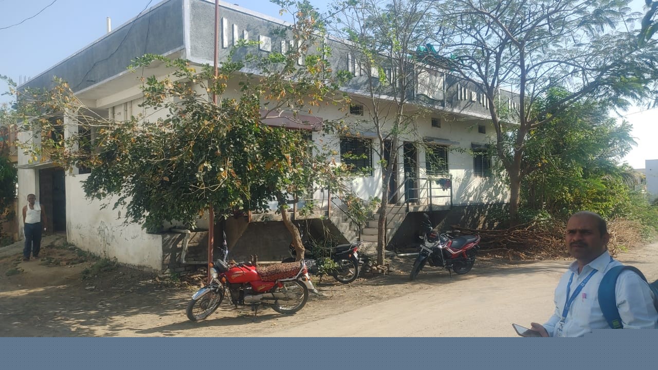 Individual House for Sale in Ambejogai