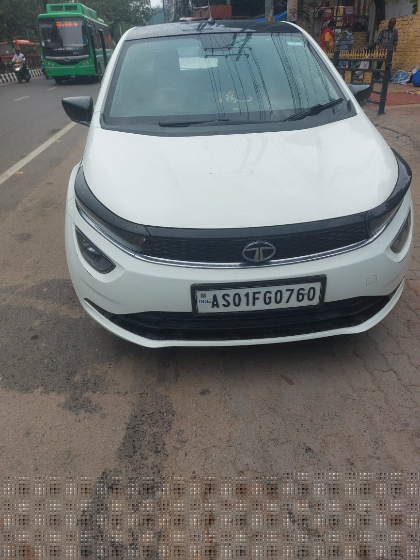 vehicle for Sale in Zoo tiniali Branch Bank OF Baroda, Guwahati image 4 of 5 in Guwahati, Kamrup | Bank of Baroda auction property
