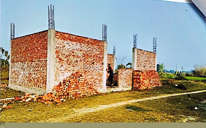Individual House for Sale in Sir Gobardhan