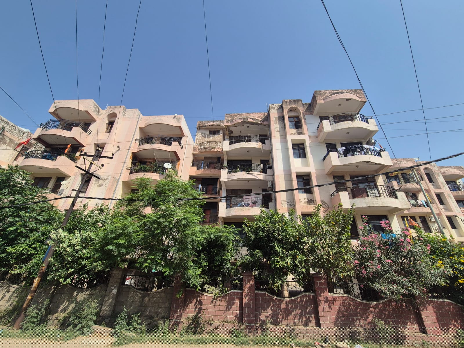Flat for Sale in Housing Board Colony, Baddi