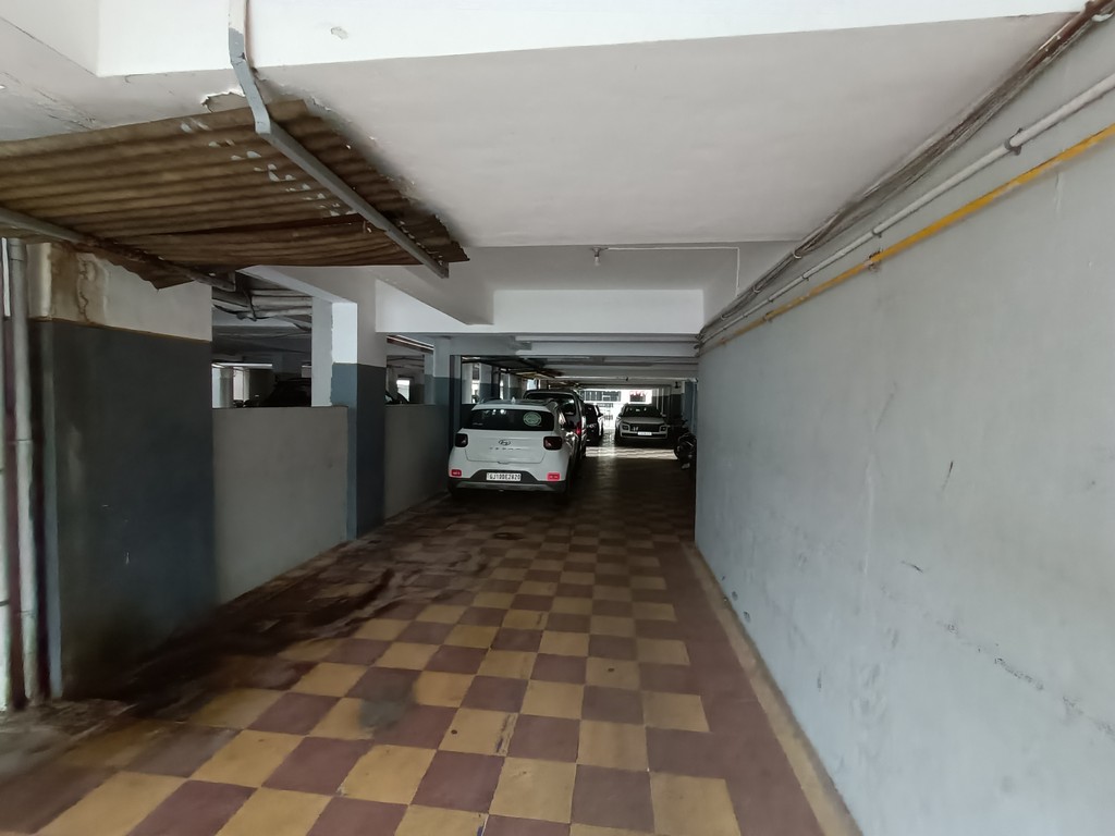 Punjab National Bank Auctions for Residential property in Jamnagar, Gujarat image 3 of 4 in GSFC Reliance Complex, Jamnagar | Punjab National Bank auction property