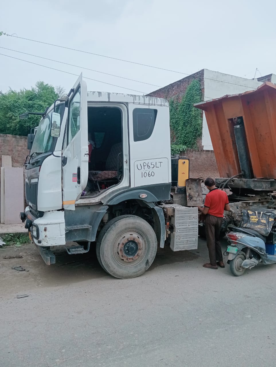 Bank of India Auctions for Vehicle Auctions property in Varanasi, Uttar Pradesh image 2 of 4 in Varanasi, Varanasi | Bank of India auction property