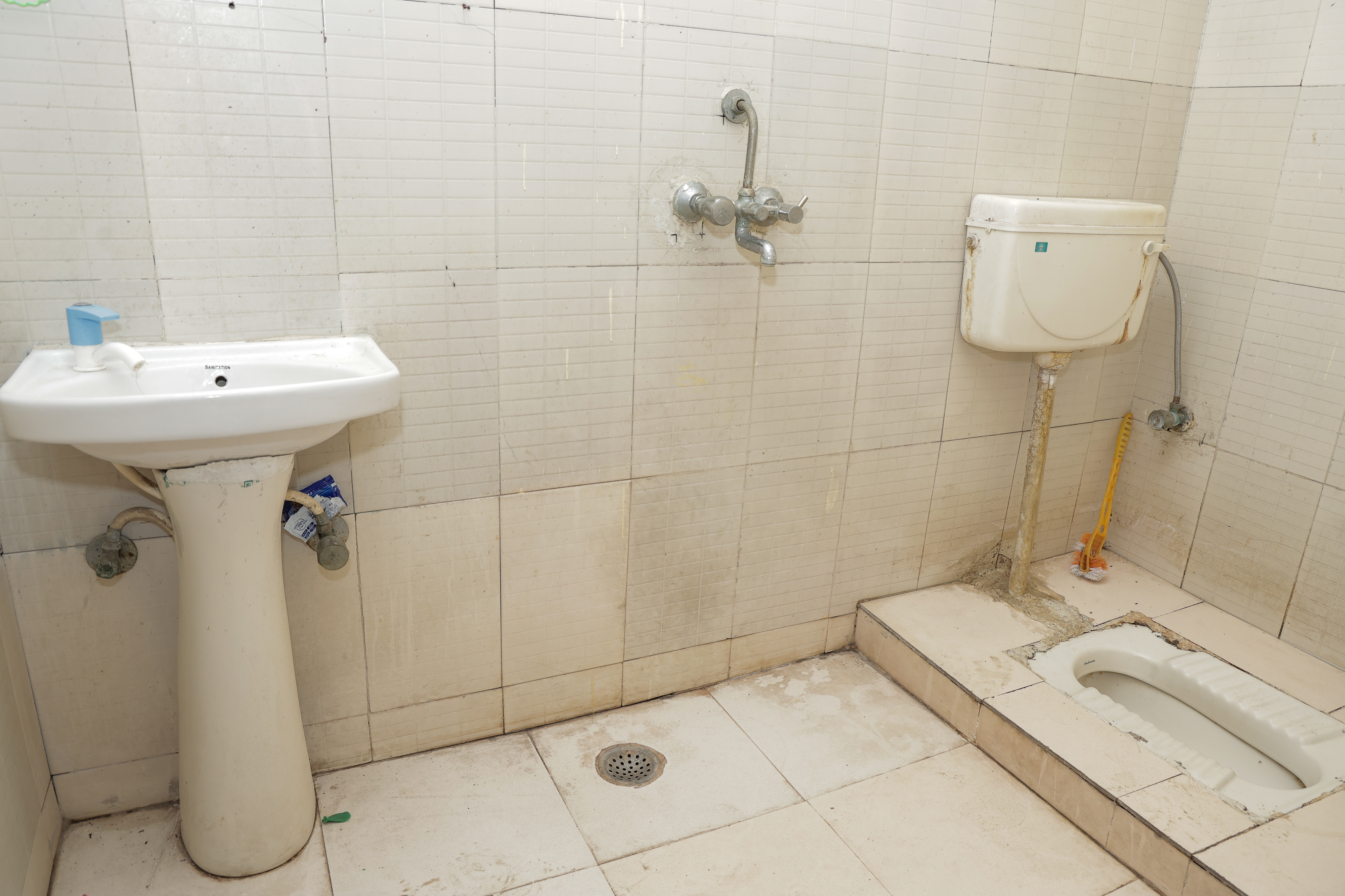 Punjab National Bank Auctions for Residential property in Mathura, Uttar Pradesh image 14 of 25 in Mathura, Mathura | Punjab National Bank auction property