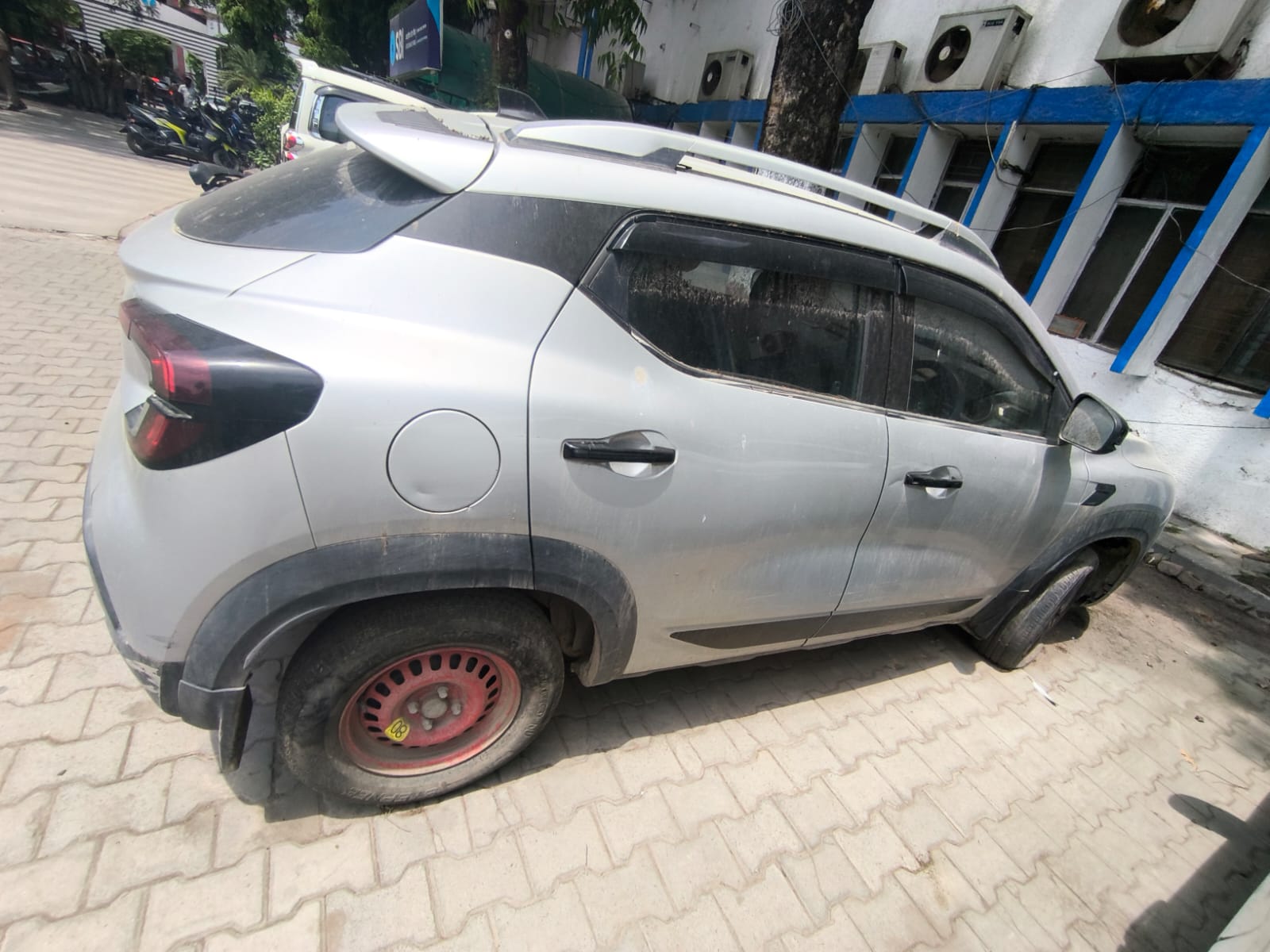 State Bank of India Auctions for Vehicle Auctions property in Prayagraj, Uttar Pradesh image 6 of 7 in Prayagraj, Prayagraj | State Bank of India auction property