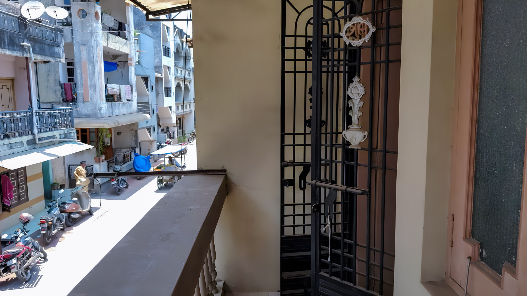 State Bank of India Auctions for Residential property in Surat, Gujarat image 2 of 25 in Surat, Surat | State Bank of India auction property