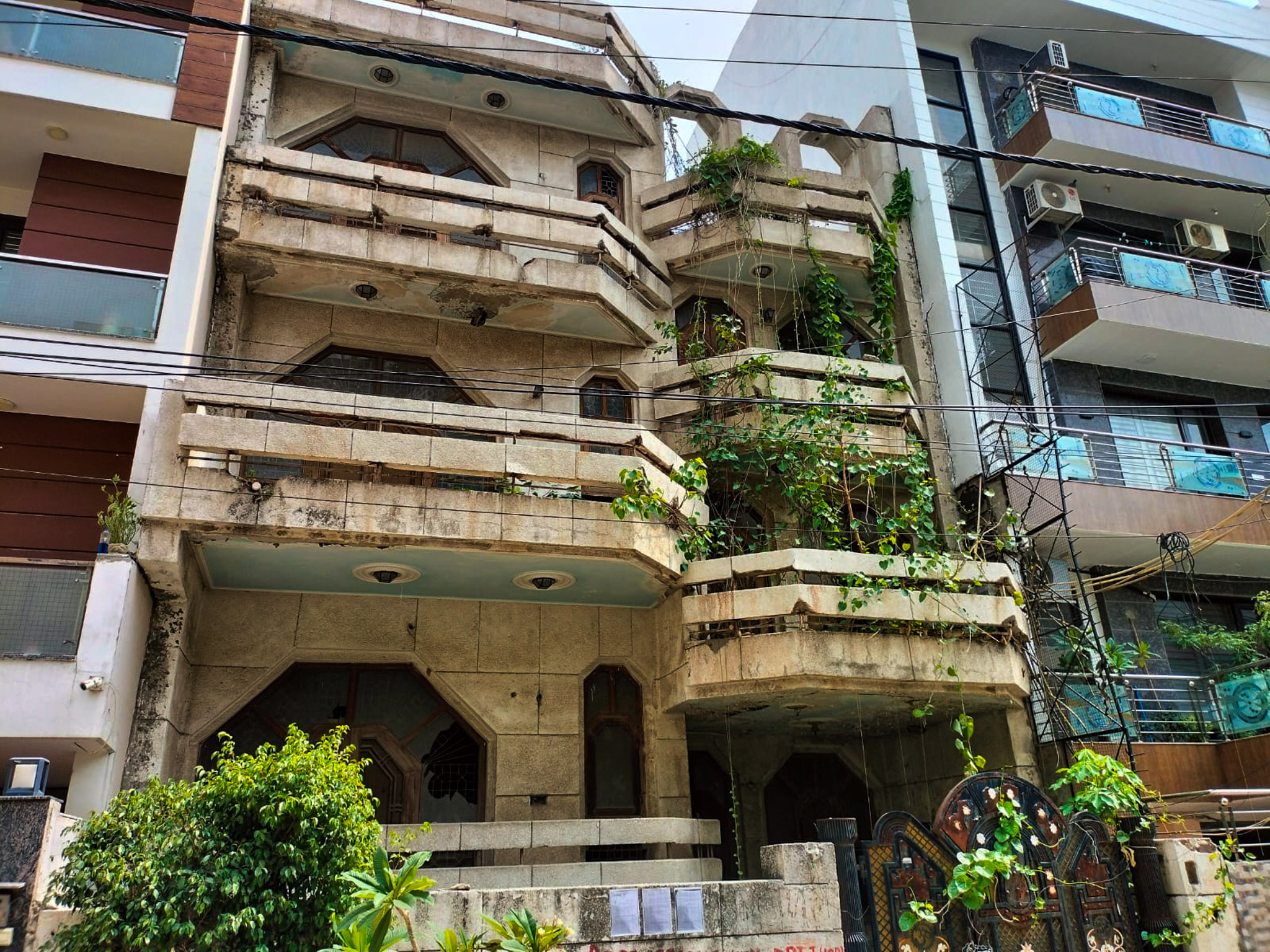Indian Overseas Bank Auctions for Residential property in New Delhi, Delhi image 2 of 14 in New Delhi, New Delhi | Indian Overseas Bank auction property