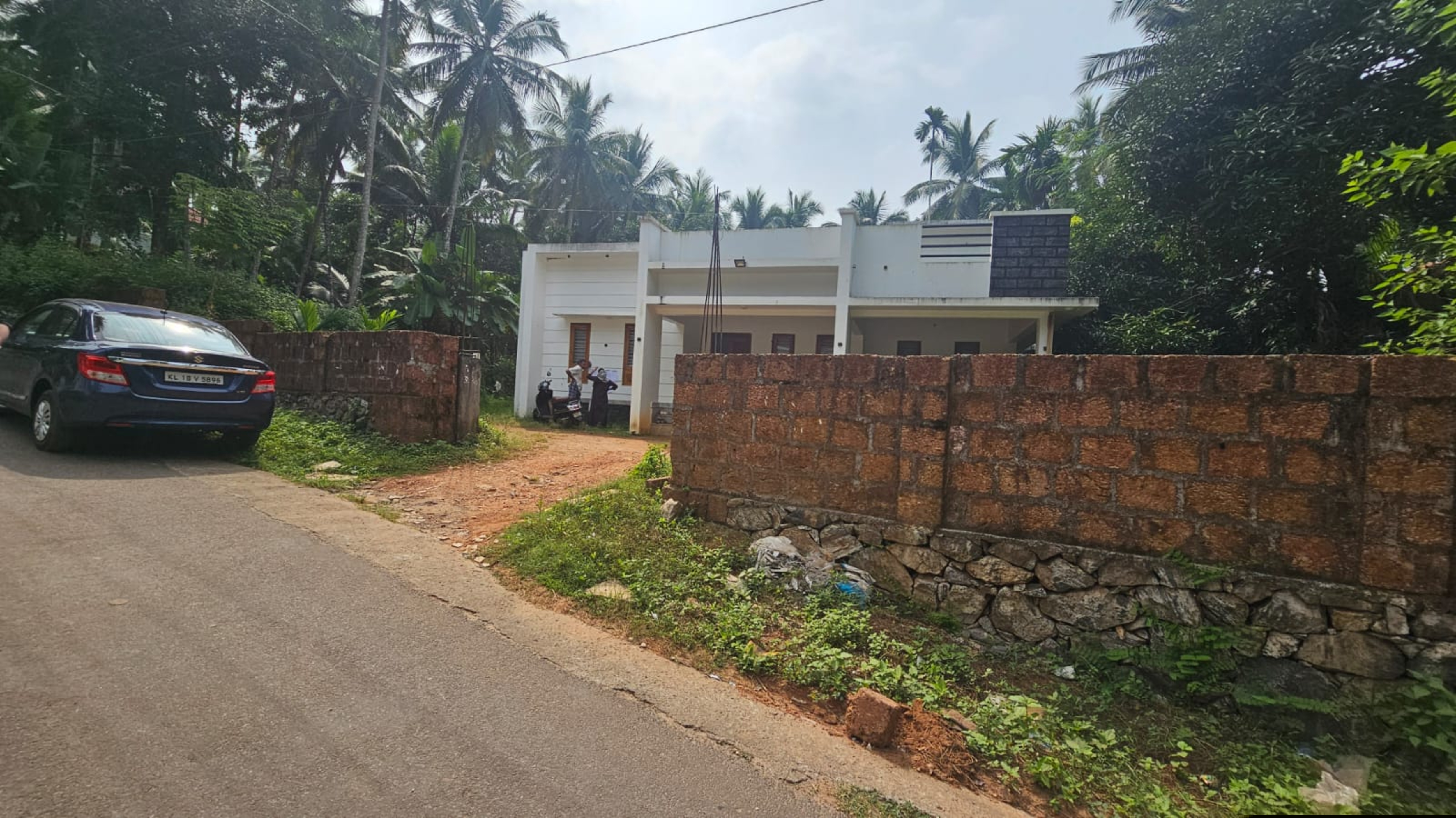 Punjab National Bank Auctions for Residential property in Kozhikode, Kerala image 3 of 7 in Eravattur, Kozhikode | Punjab National Bank auction property